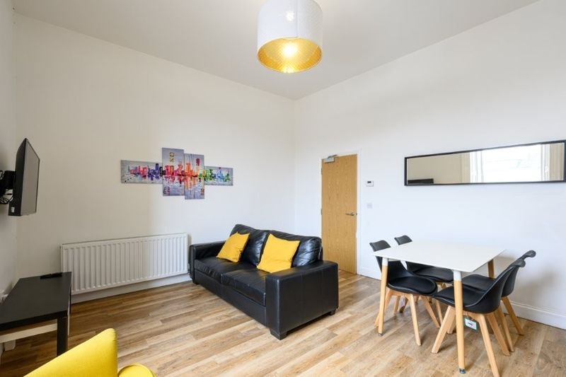 Flat Osborne Terrace in Newcastle upon Tyne