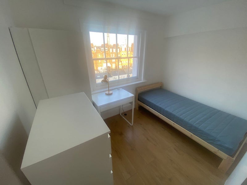 Room Devonshire Place in City of Westminster