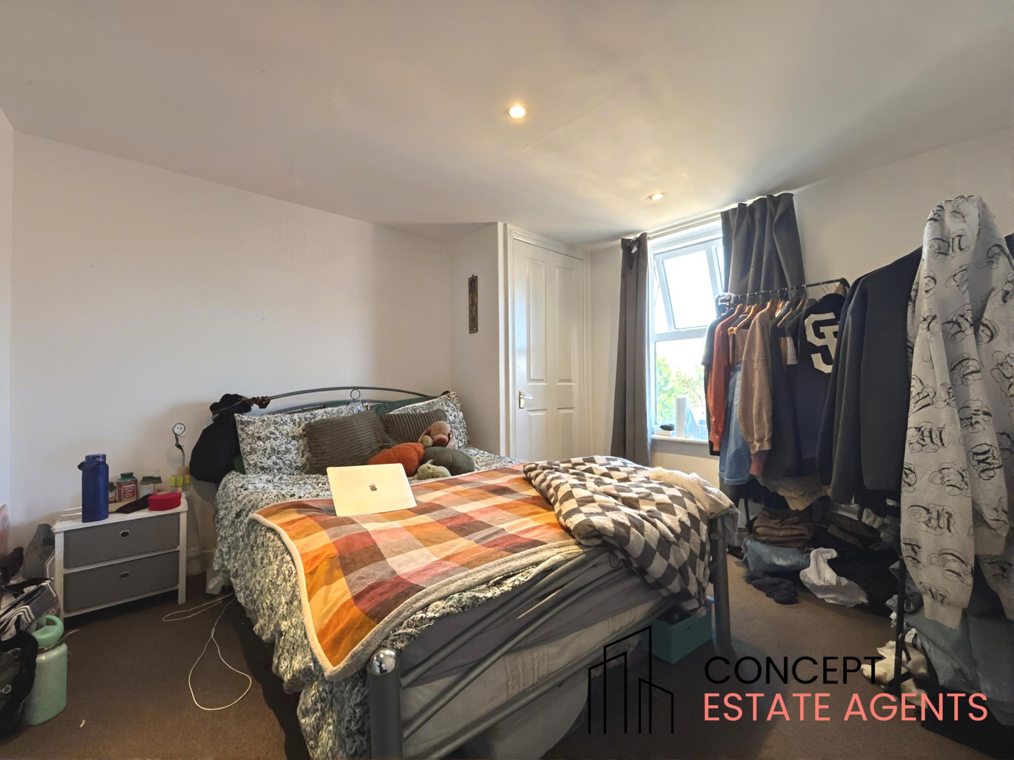 Flat Glenburnie Road in Greater London