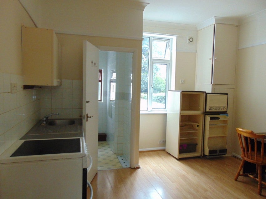 Flat Ordnance Road in Southampton