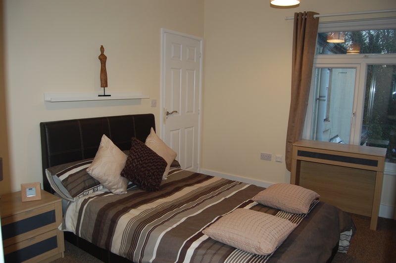 Room Hallewell Road in Birmingham