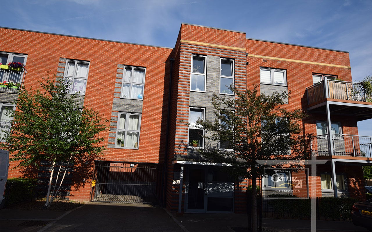 Flat Cumberland Place in Southampton