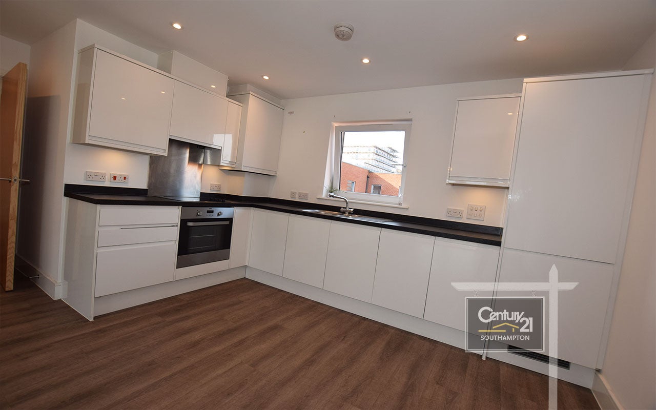 Flat Cumberland Place in Southampton