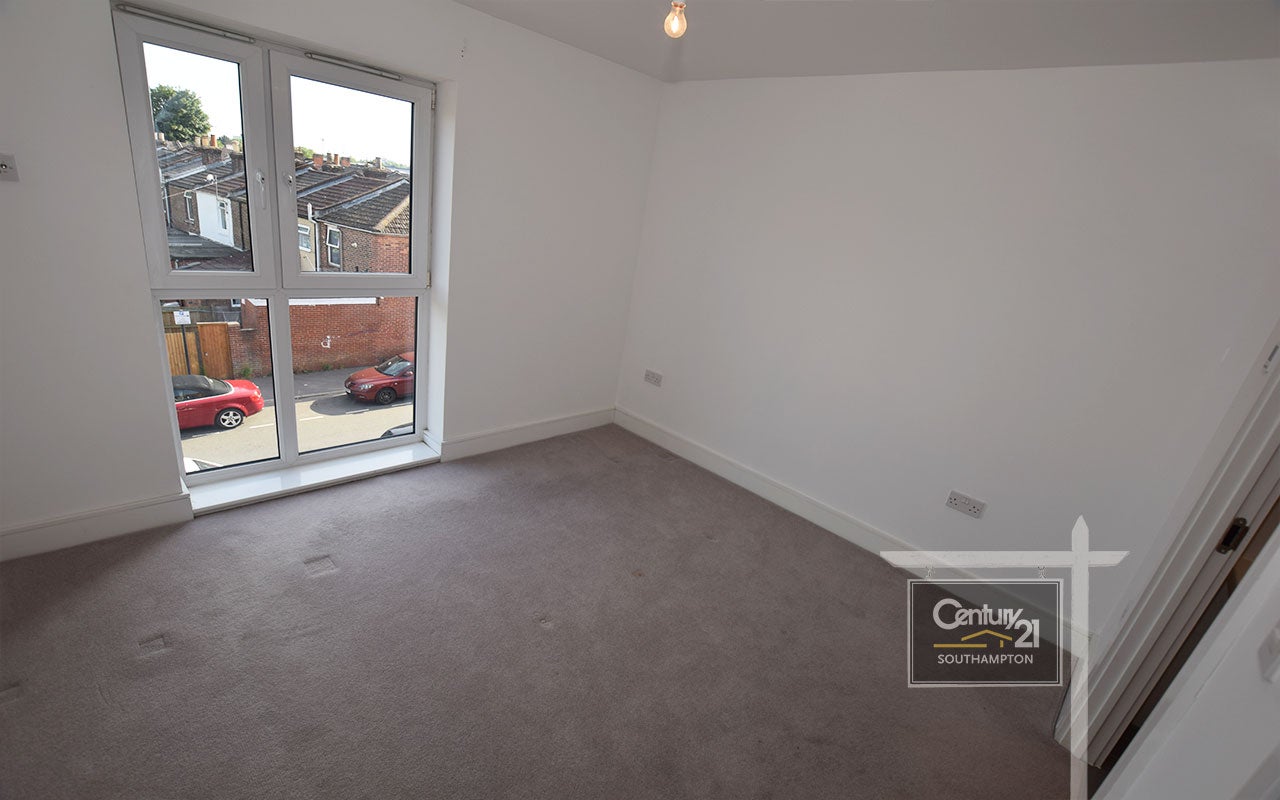Flat Cumberland Place in Southampton