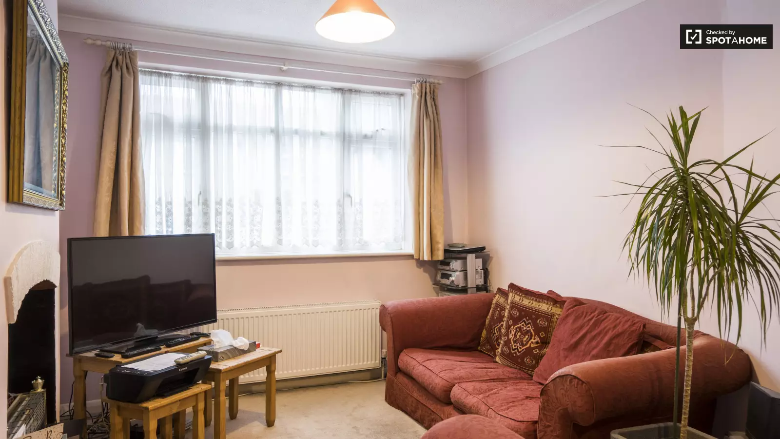 Flat Rochford Way in Greater London