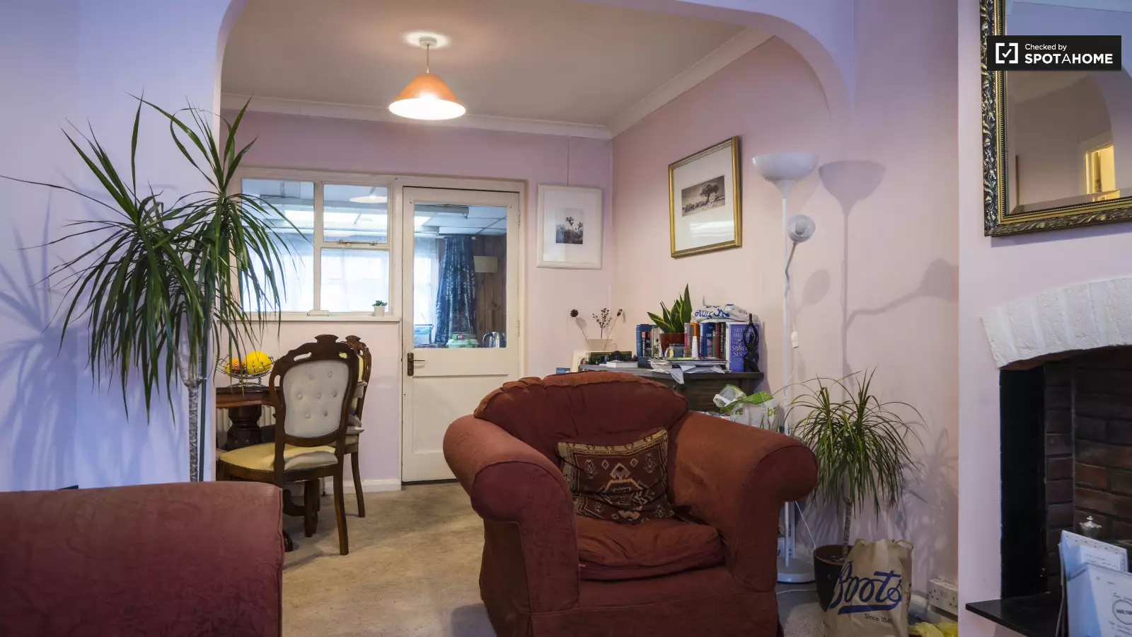Flat Rochford Way in Greater London