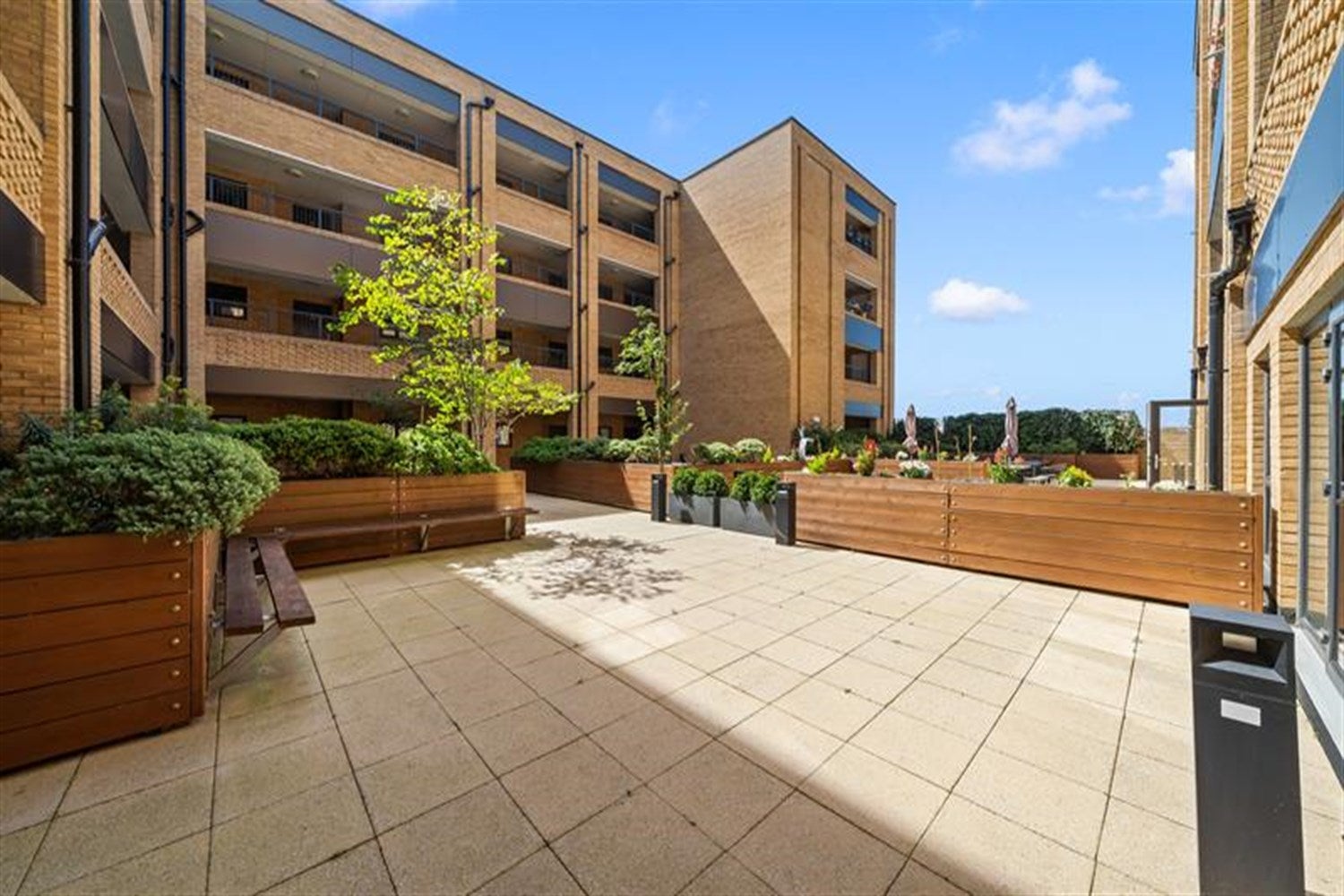 Flat Arneway Street in City of Westminster