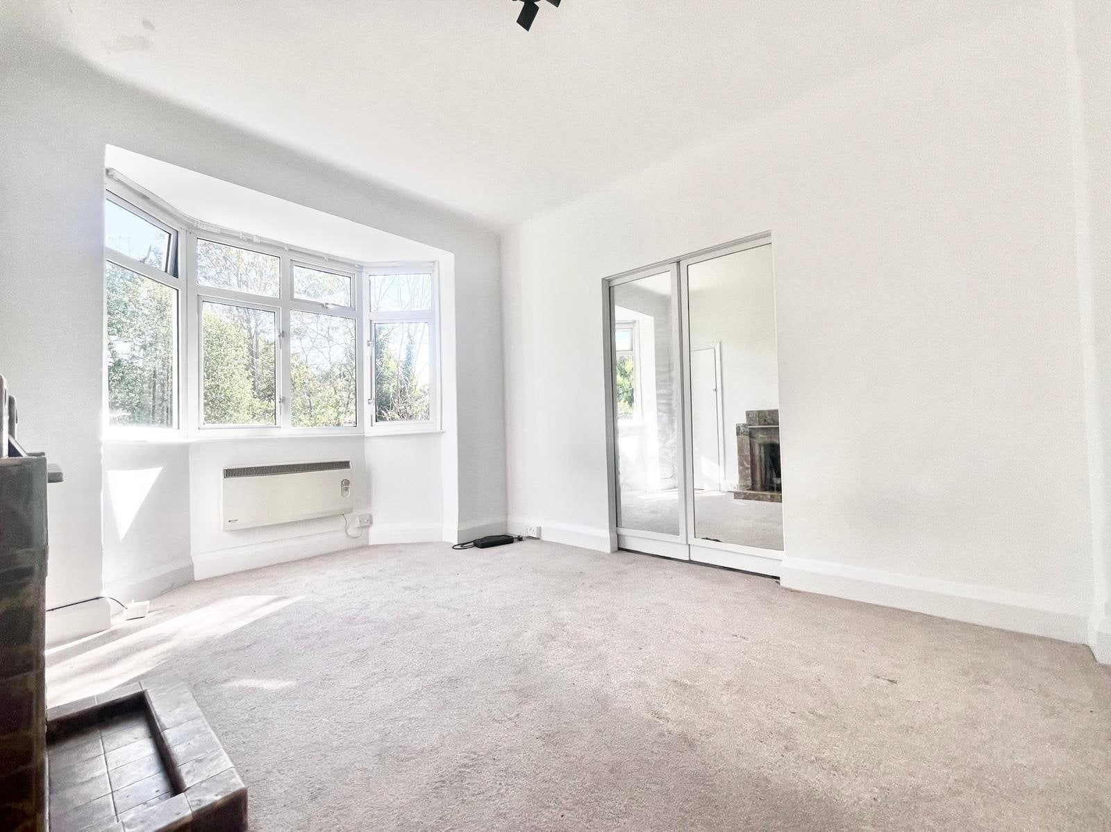 Flat Jordans Mews in Greater London
