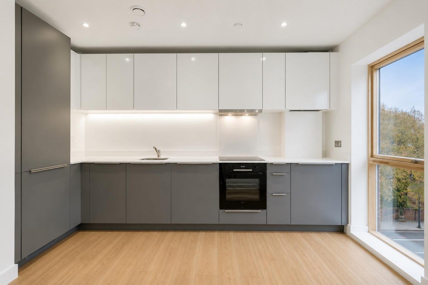 Flat Kingsland Road in Greater London