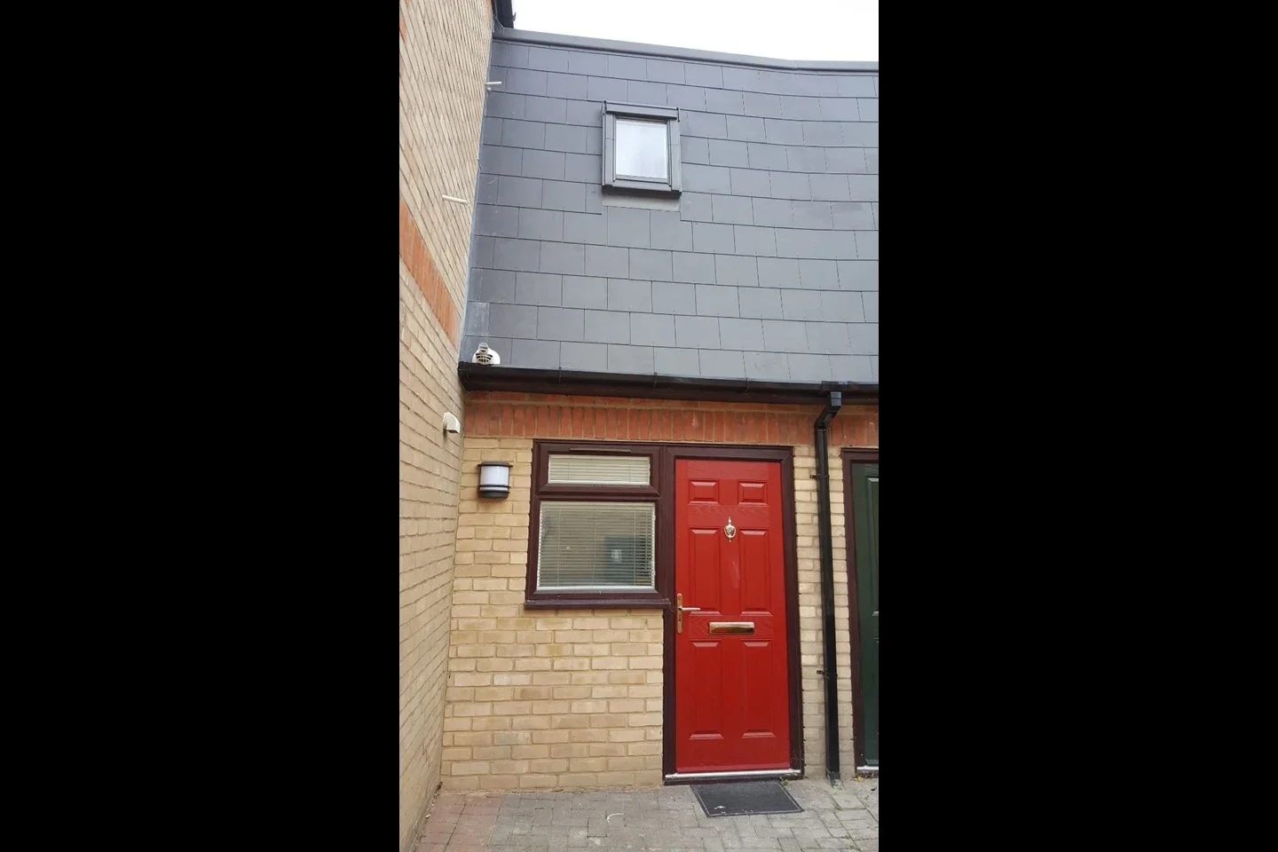 Flat Storers Quay in Greater London