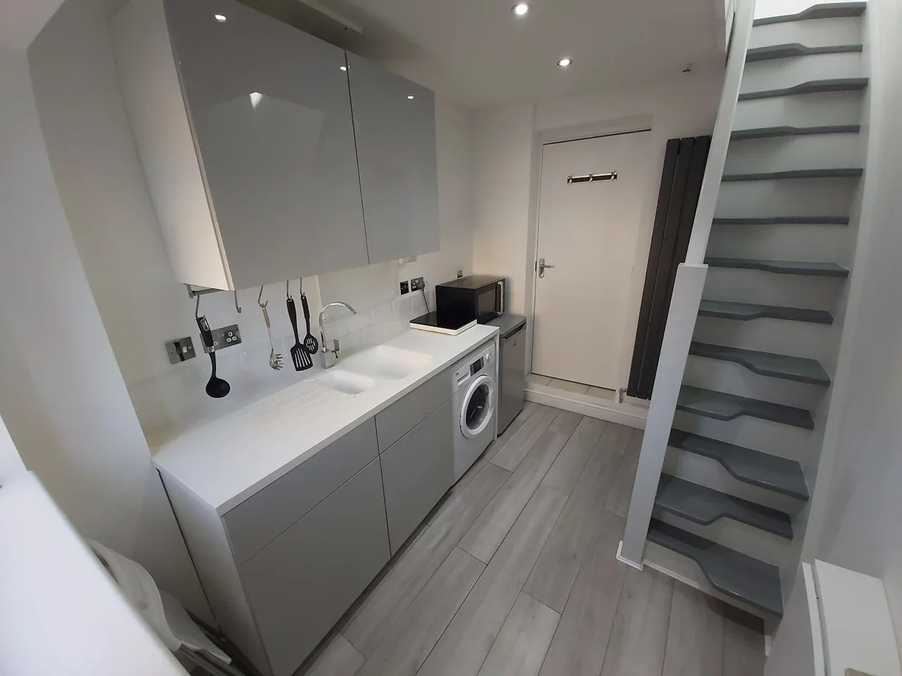Flat Storers Quay in Greater London