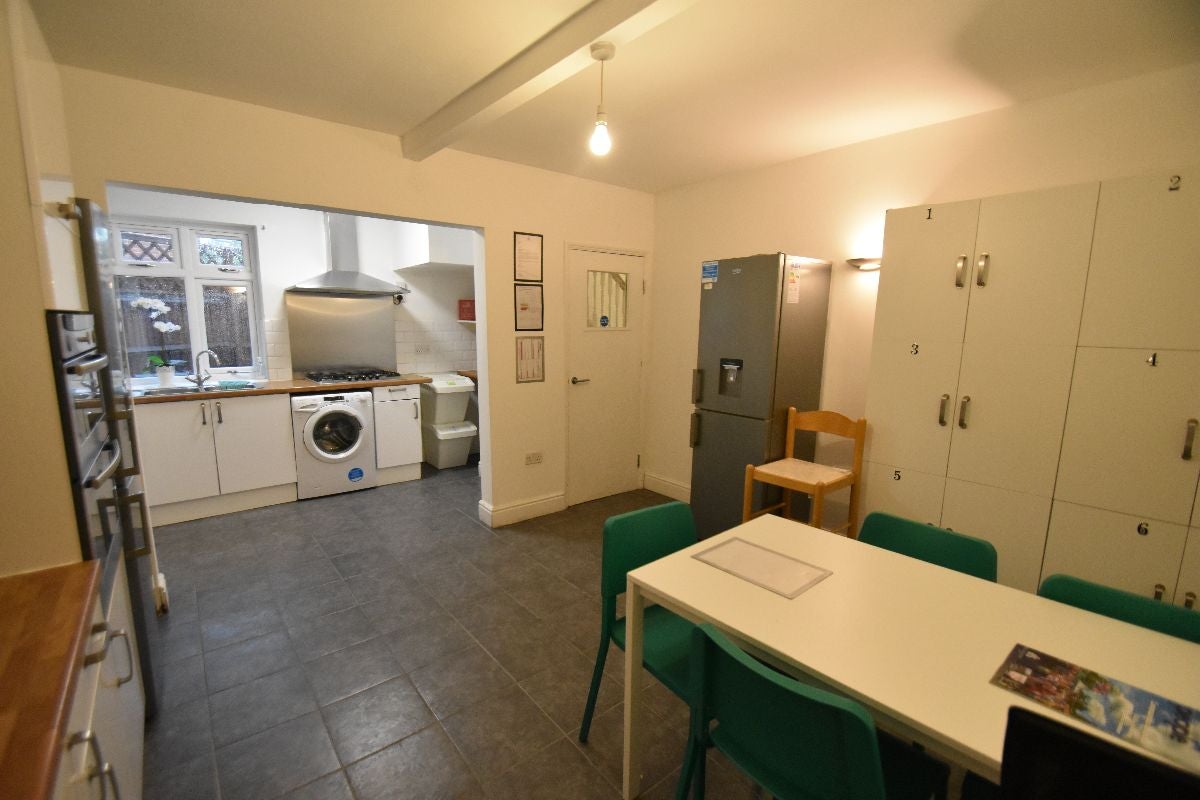 Room Nestle's Avenue in Greater London