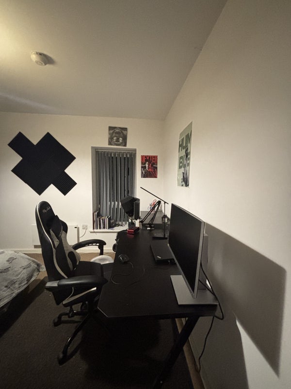 Room Foundry Lane in Leeds