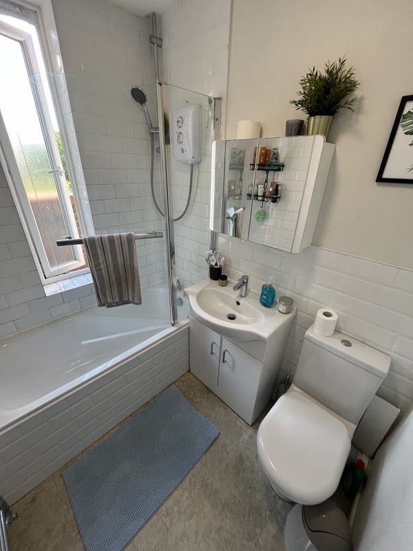 Room Bowlands Road in Greater London