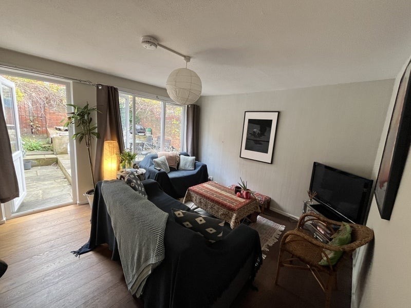 Room Bowlands Road in Greater London