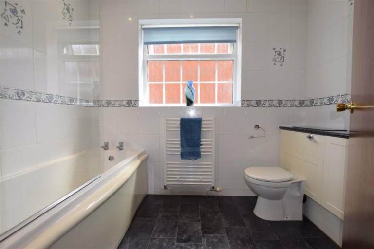 Room Peckham Road in Greater London