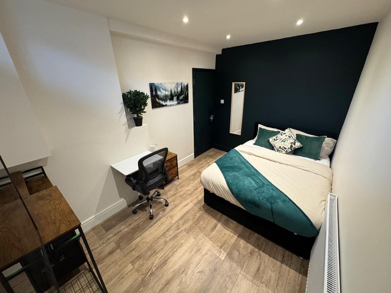 Room Ellesmere Avenue in Greater London