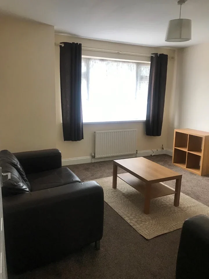 Flat Waller Avenue in Luton