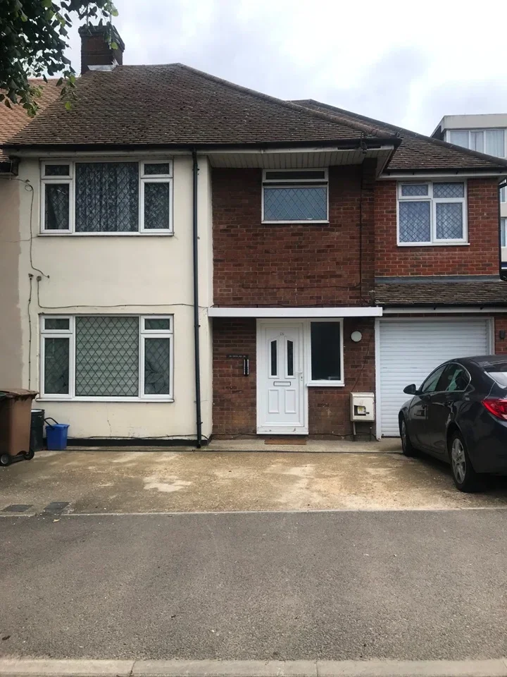 Flat Waller Avenue in Luton