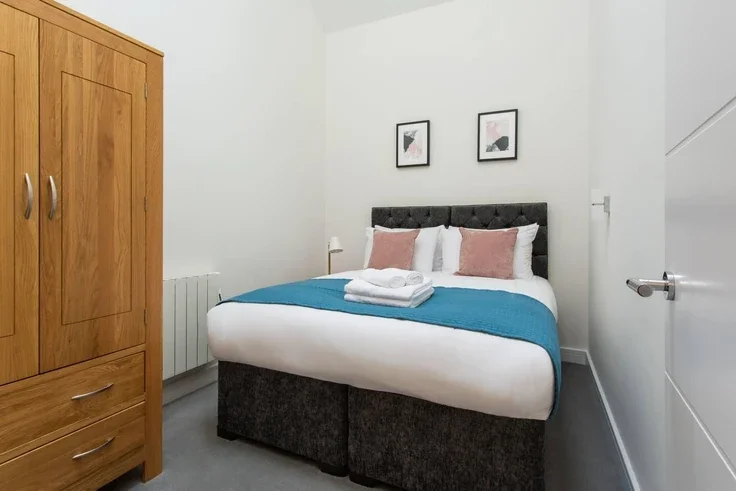 Flat Salusbury Road in Greater London