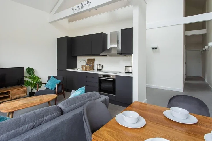 Flat Salusbury Road in Greater London