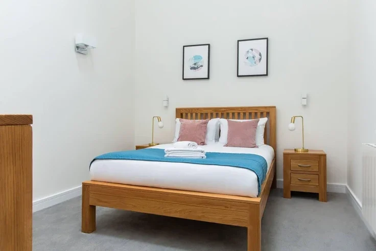 Flat Salusbury Road in Greater London