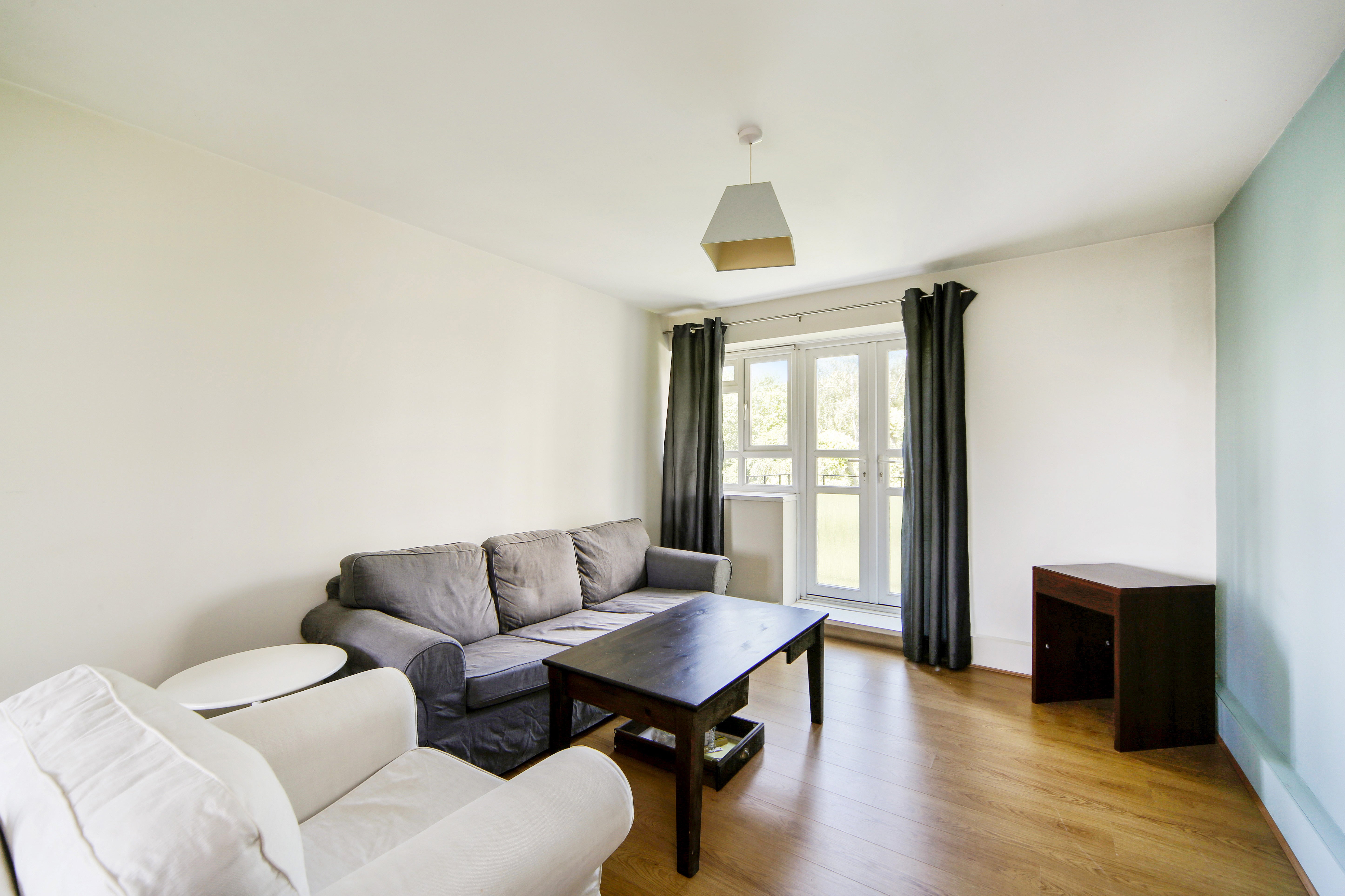 Flat Esher Gardens in Greater London