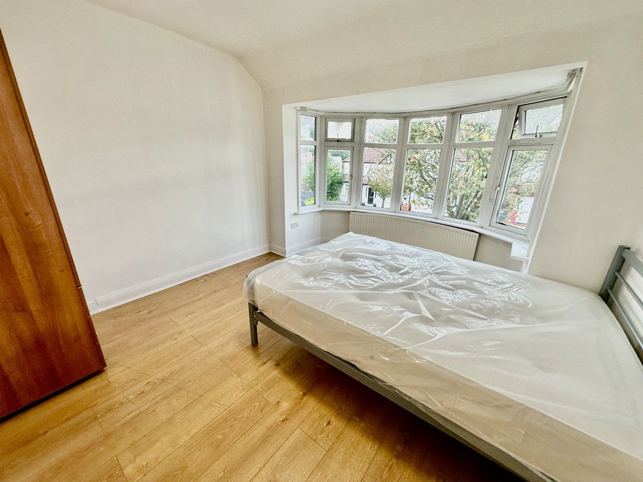 House Rydal Crescent in Greater London