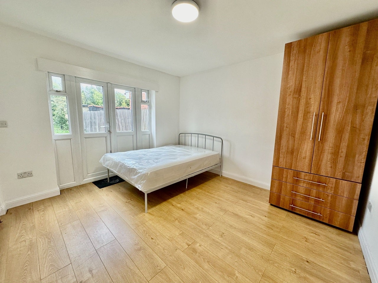 House Rydal Crescent in Greater London