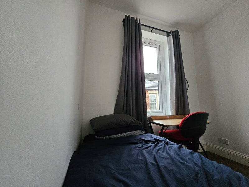 Room Westbourne Road in Sunderland