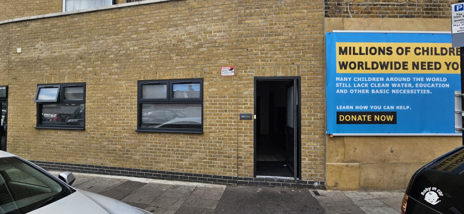 Flat Green Lane in Greater London