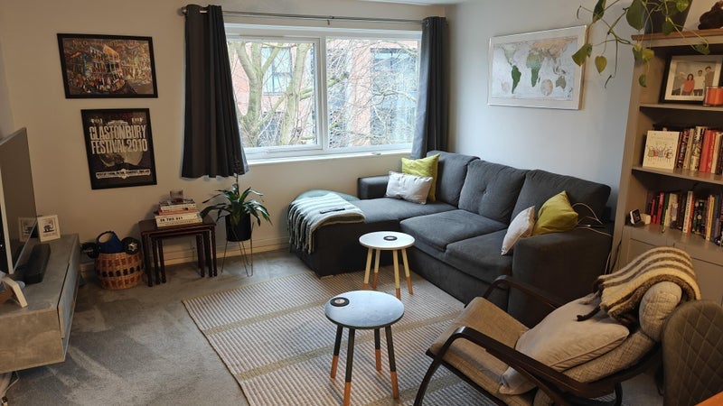 Flat Fox Lane in Greater London