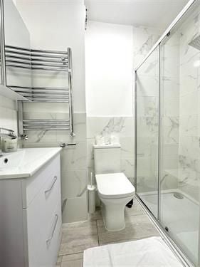 Flat Eversholt Street in Greater London