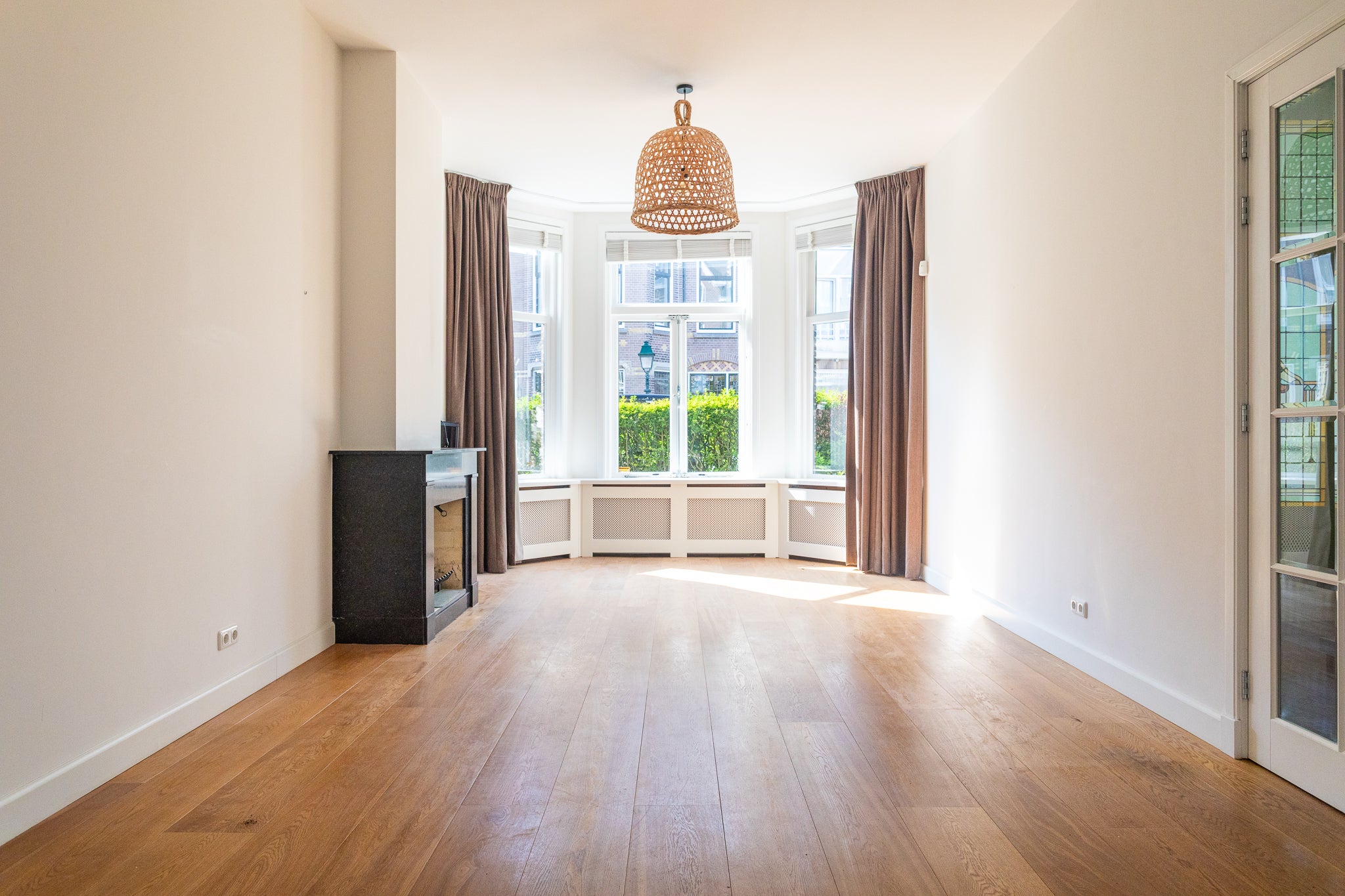Tussenwoning te koop: Bentinckstraat 141, 'S-Gravenhage