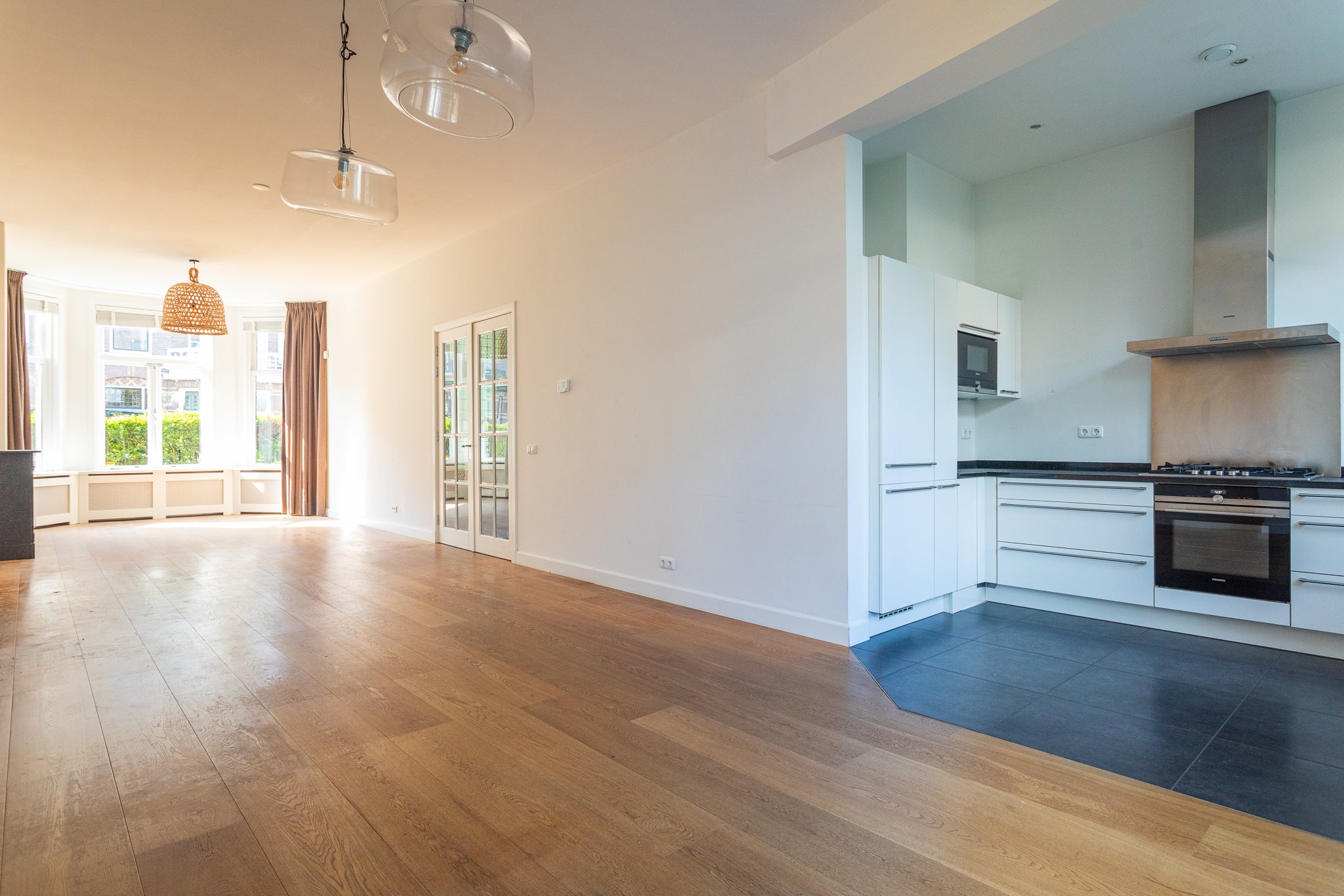 Tussenwoning te koop: Bentinckstraat 141, 'S-Gravenhage