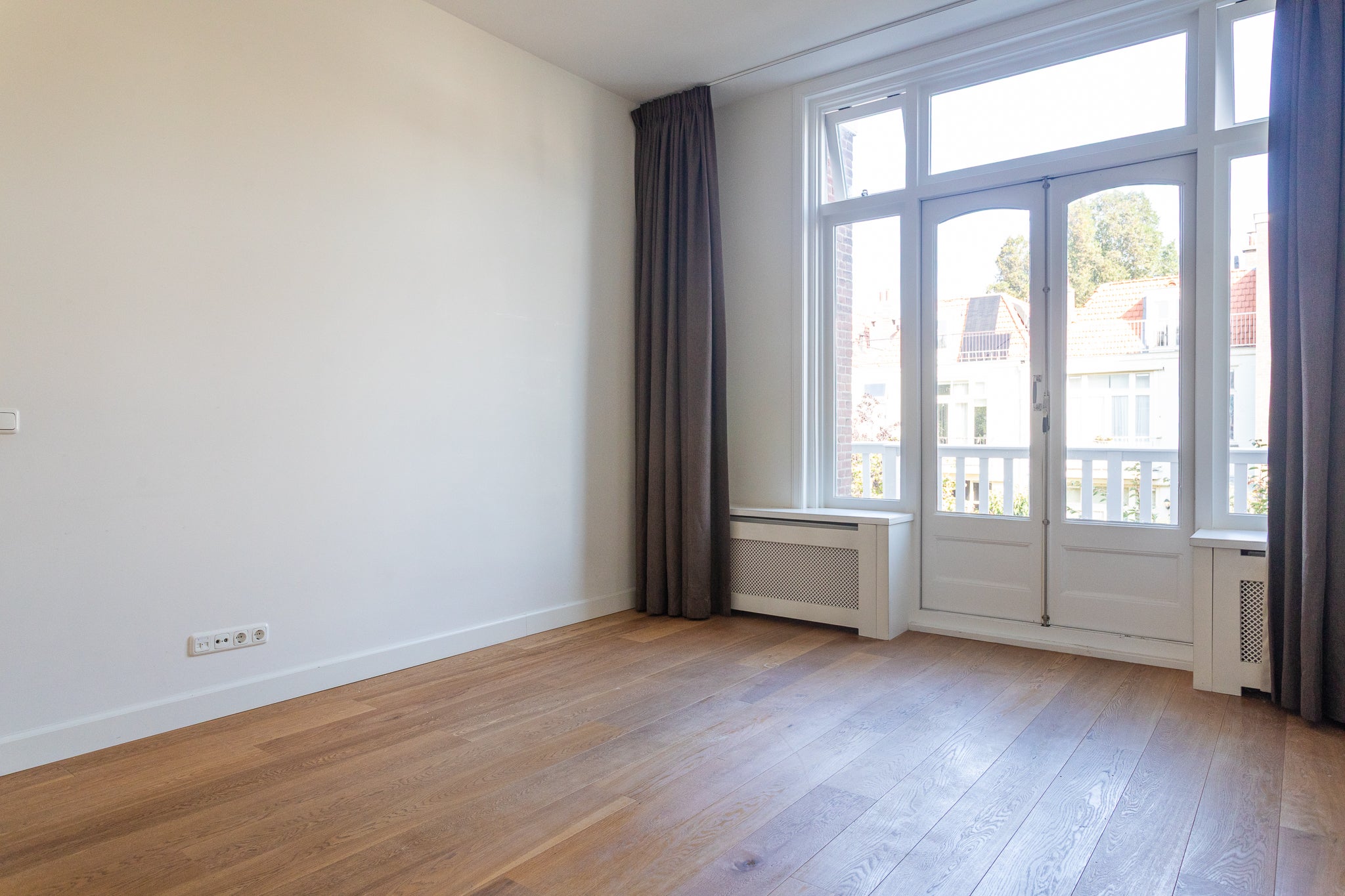 Tussenwoning te koop: Bentinckstraat 141, 'S-Gravenhage