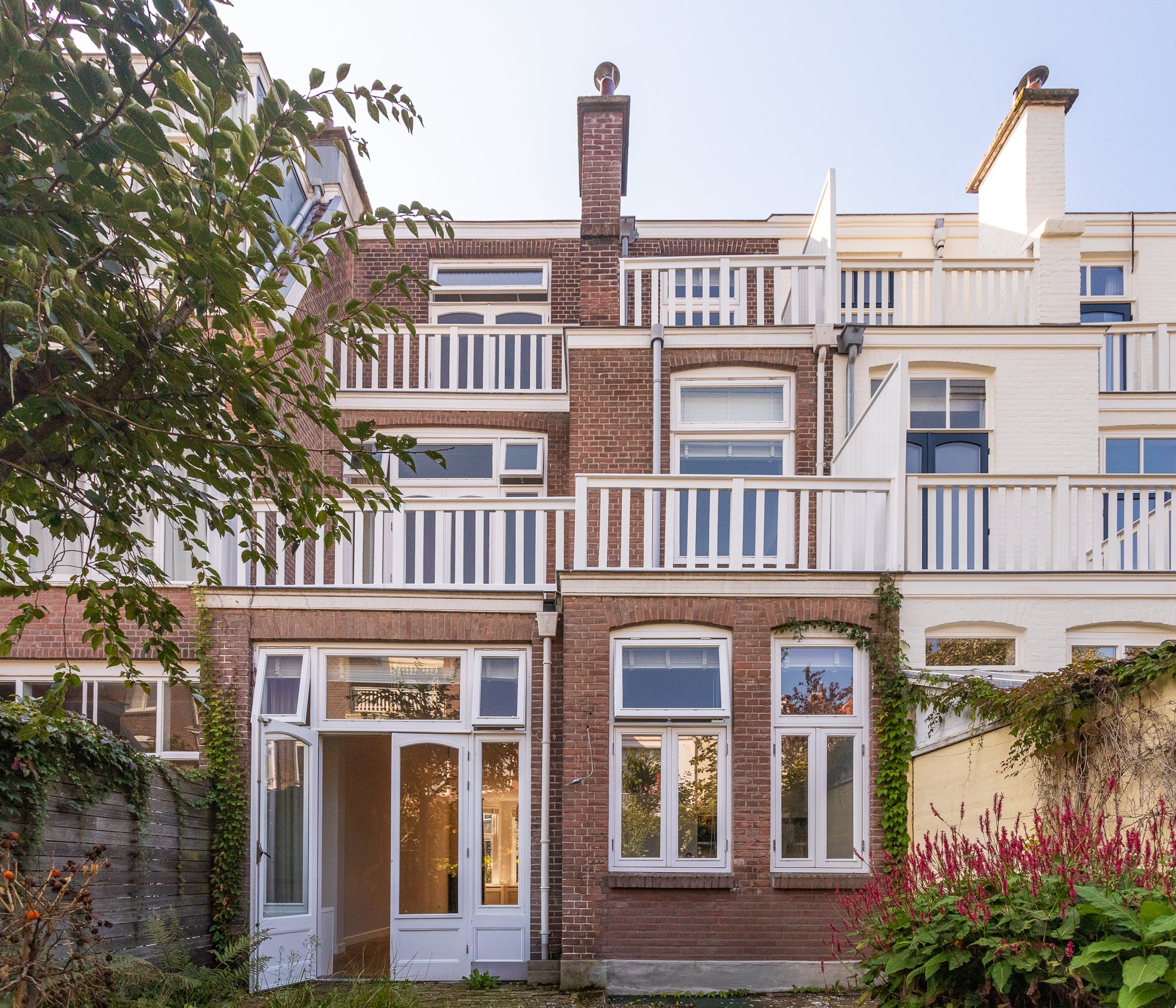 Tussenwoning te koop: Bentinckstraat 141, 'S-Gravenhage
