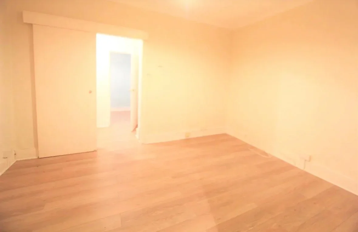 Flat Lea Road in Greater London