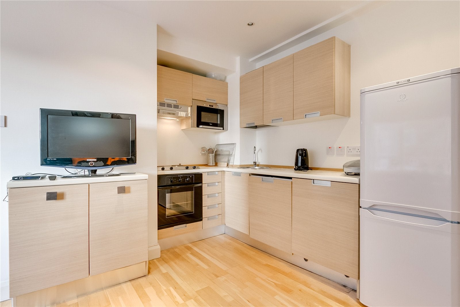Flat Sloane Avenue in Greater London