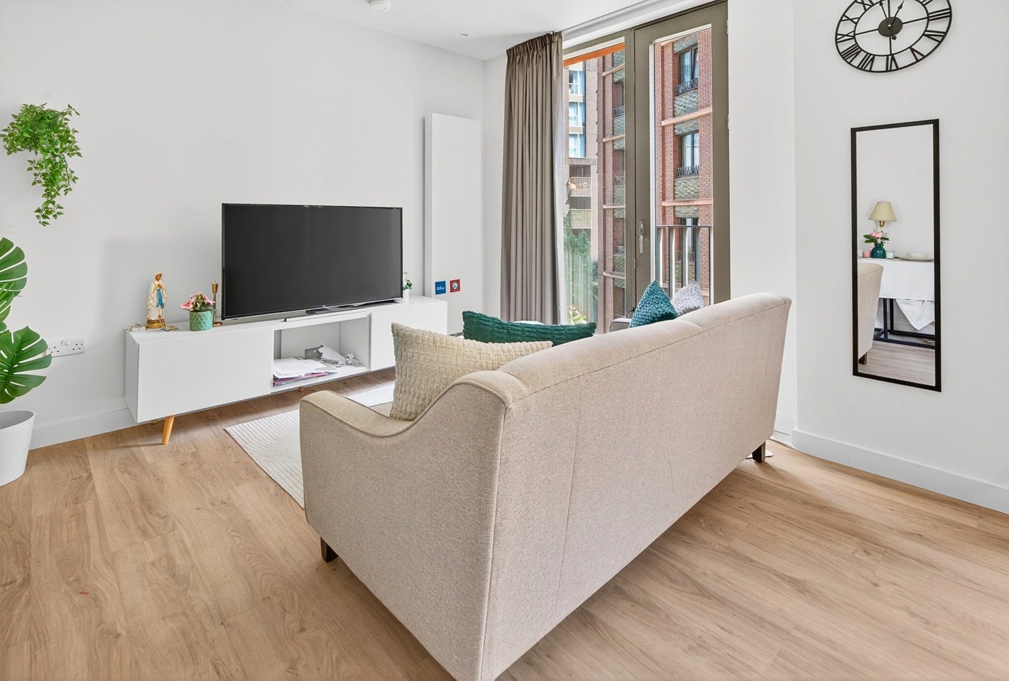 Flat Lewis Cubitt Walk in Greater London