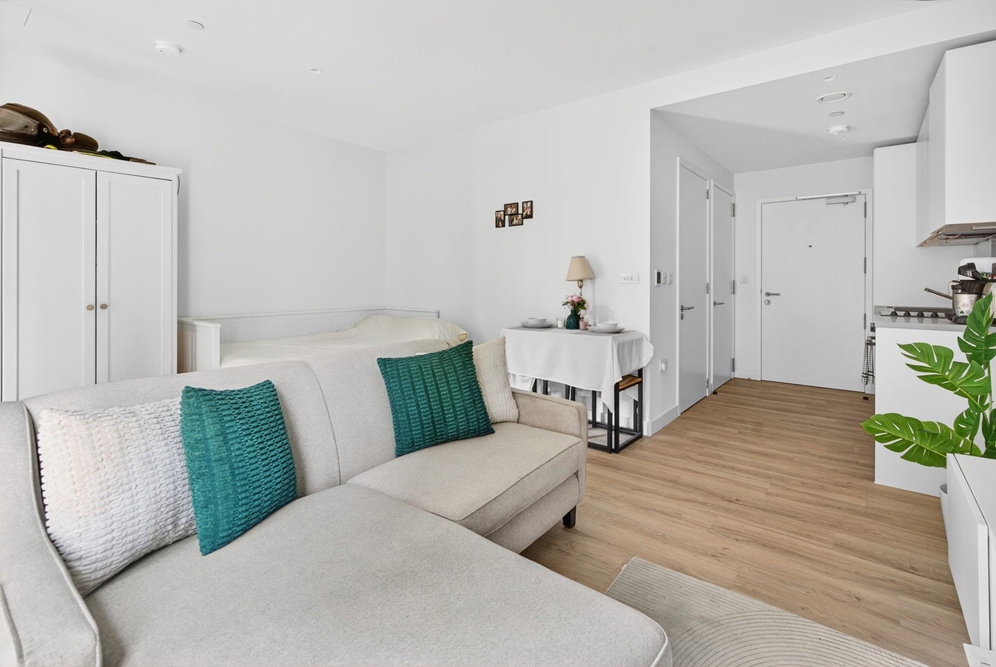 Flat Lewis Cubitt Walk in Greater London