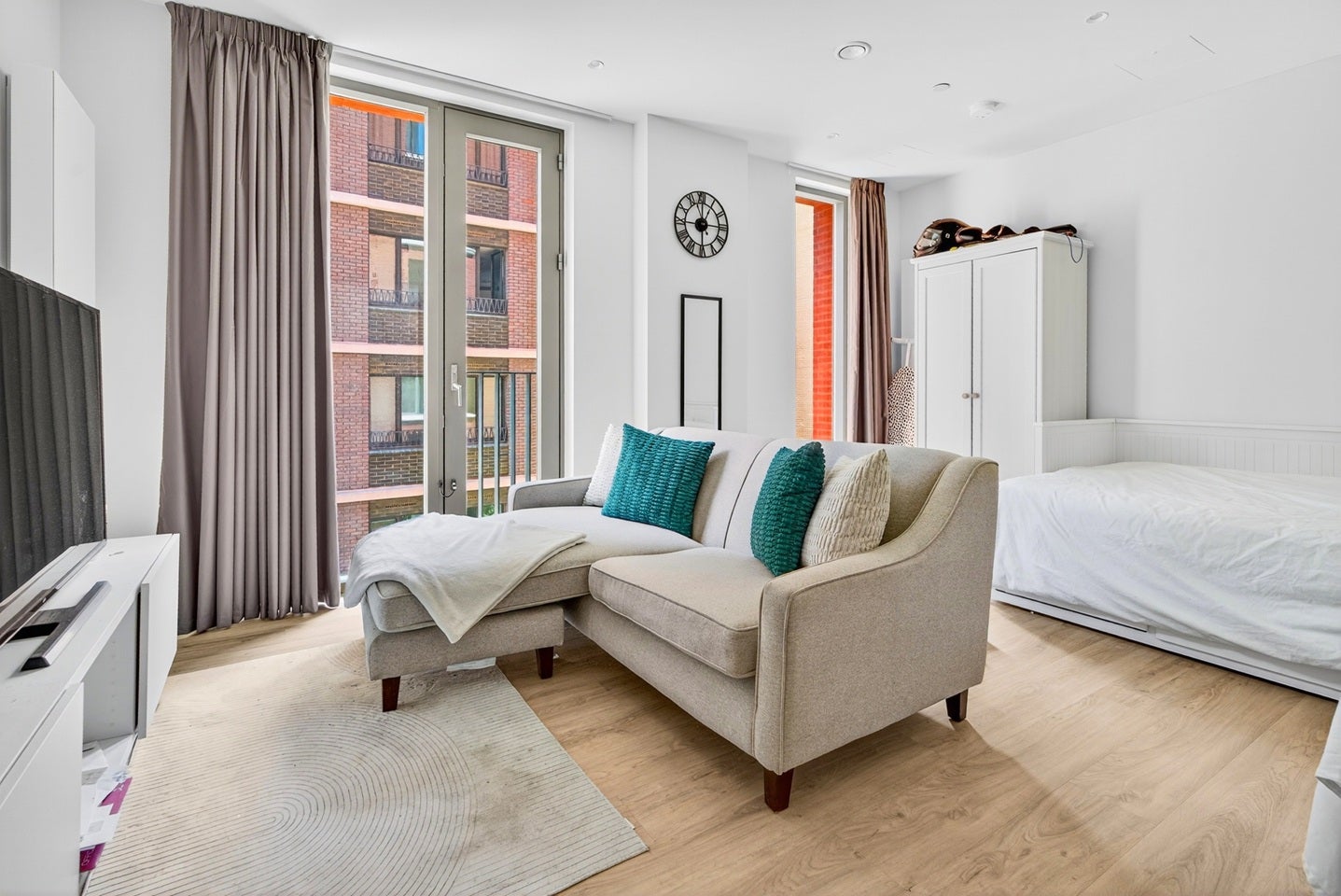 Flat Lewis Cubitt Walk in Greater London