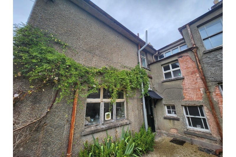 Flat Whiteleaze Lane in Thurloxton