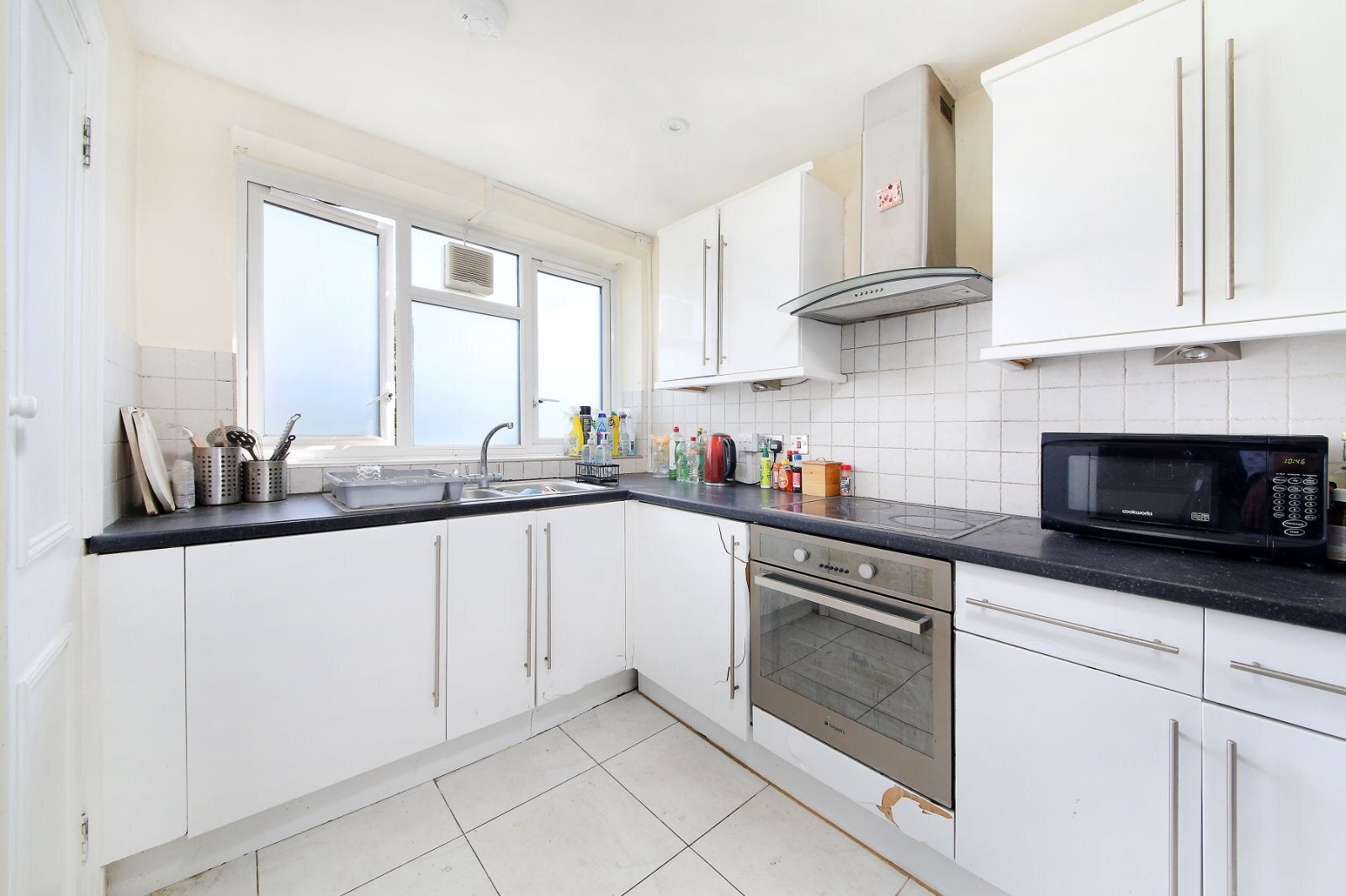 Flat Hazelhurst Road in Greater London