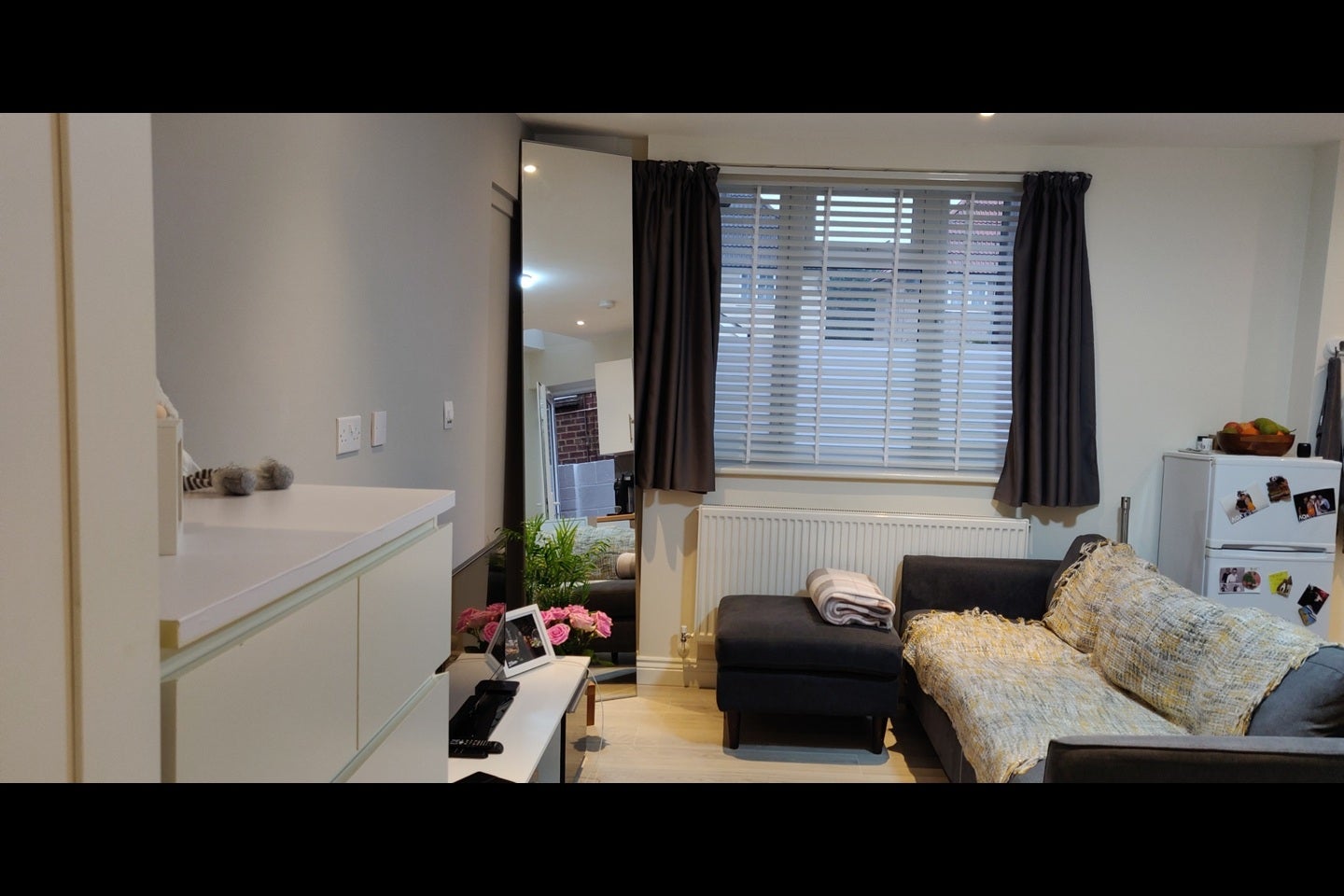 Room Meadfield Road in Slough