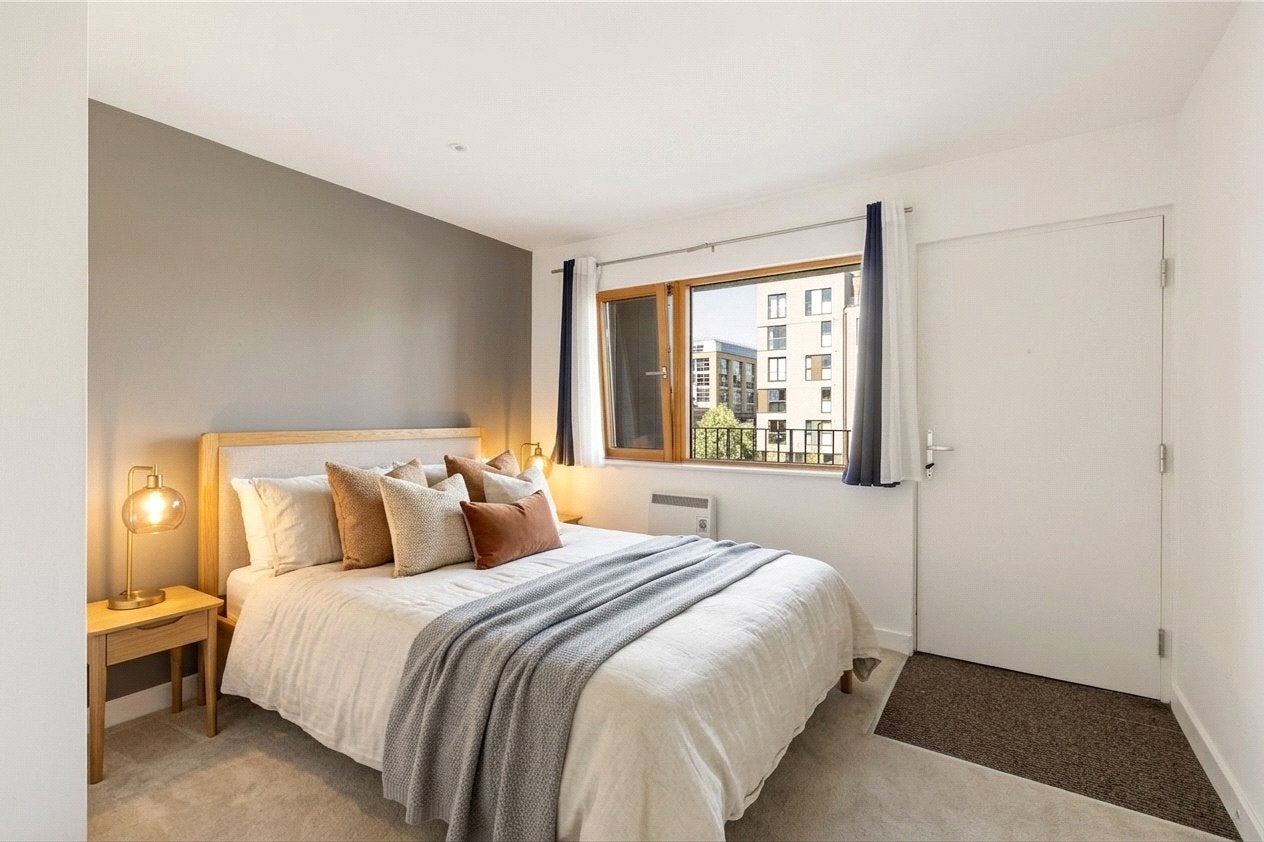 Flat Kingsland Road in Greater London