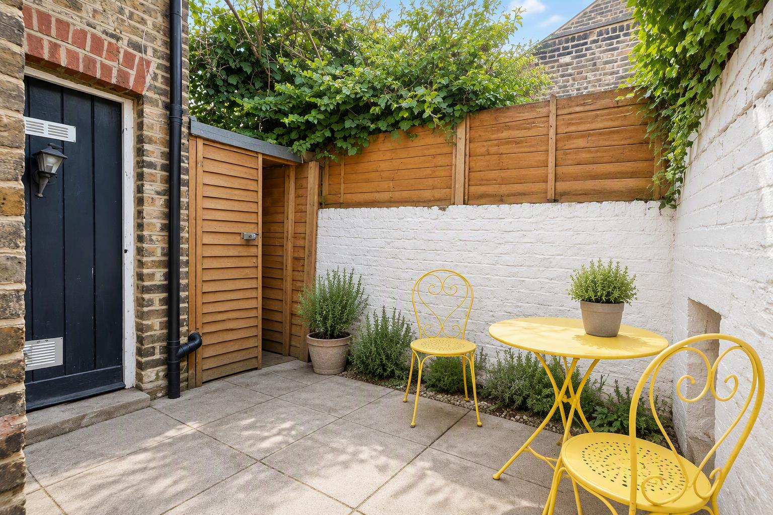 House Montefiore Street in Greater London