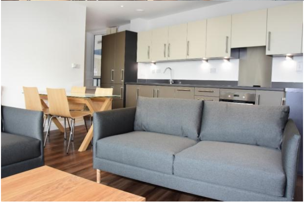 Flat Blyth Road in Greater London