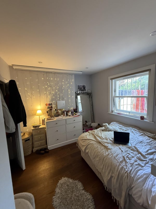 Room Walterton Road in City of Westminster