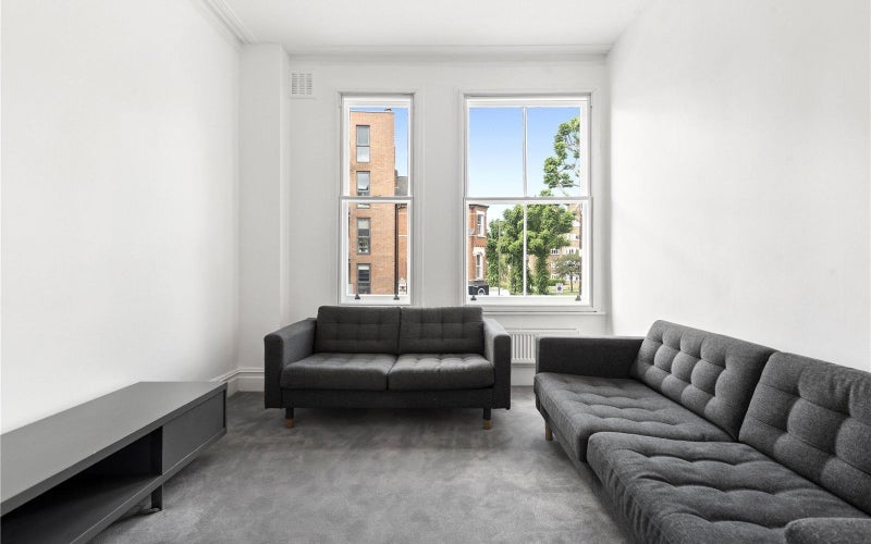 Flat Balham Hill in Greater London